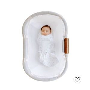 Halo bassinet newborn insert NWOT .